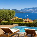 Villa Melanthi *